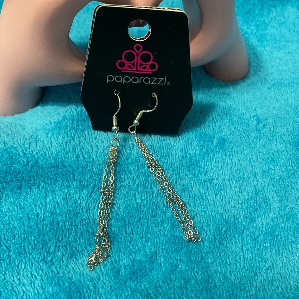 NIP - Paparazzi long dangling earrings
